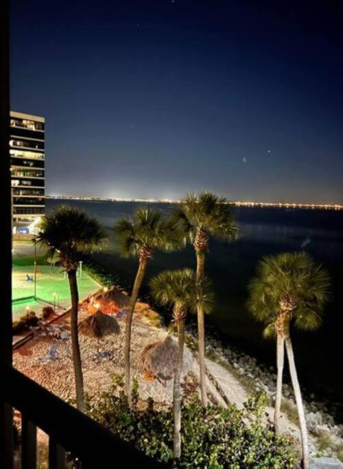 On The Rocks Tampa Exterior foto